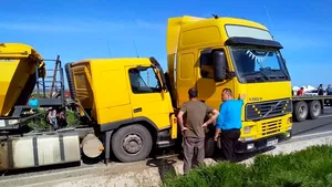 Român mort în Franţa, într-un ACCIDENT în care au fost implicate cinci camioane 