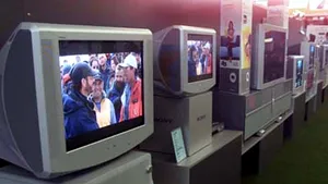 Criza la  români: anul trecut s-au vândut peste 300.000 de plasme şi LCD-uri