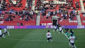 Fotbaliştii din naţionala Angliei se vor pune în genunchi la meciul cu România