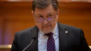 Moţiunea simplă împotriva ministrului Sănătăţii, Alexandru Rafila, este dezbătută în Parlament