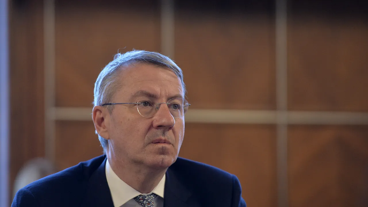 George Ciamba: Concluziile Consiliului pot constitui baza unei legislaţii viitoare împotriva fake news şi a atacurilor informatice