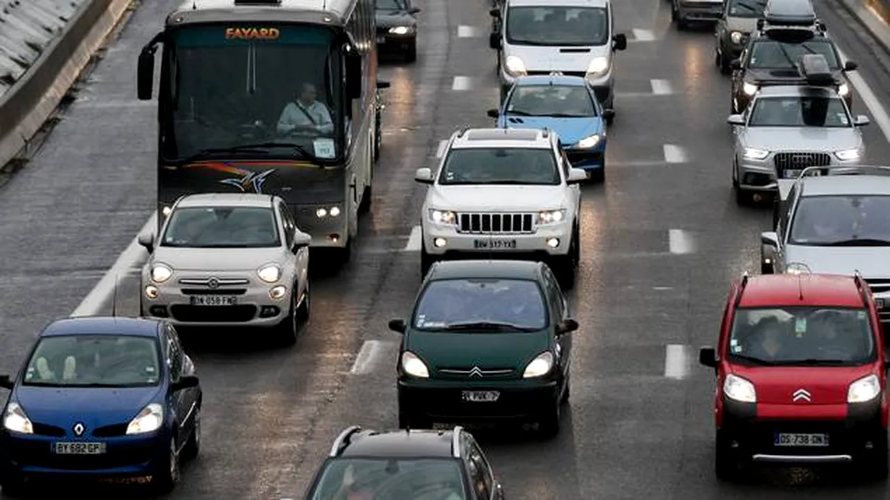 Doisprezece răniţi într-un accident rutier de amploare pe o autostradă din Franţa