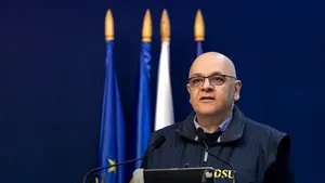 Arafat, despre incendiul de la Petromidia: Trei pompieri au fost răniţi, dintre care doi uşor