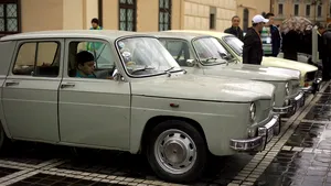 Dacia a împlinit 52 de ani. Primul model şi prima uzină au fost inaugurate pe 20 august 1968