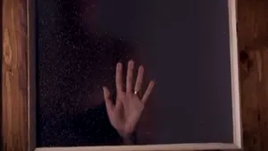 Imagini de groază: Cea mai înspăimântătoare reclamă pentru sutiene - VIDEO