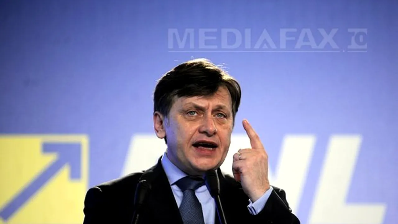 Antonescu despre donarea indemnizaţiilor la stat: Nu dau banii Guvernului ăsta, că mi-i fură
