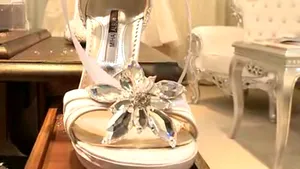 Vezi aici ce modele de pantofi de mireasă îţi prezintă Mihai Albu - VIDEO