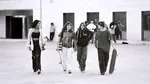 „Farmează aura” și se întrec în piețe și parcuri. Noua modă care îi scoate pe adolescenții din Spania de pe TikTok și îi aduce în stradă