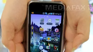 Apple a cerut interzicerea a opt smartphone-uri Samsung, după câştigarea procesului