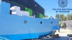 Submarin homemade pentru transportul cocainei, prins în Spania
