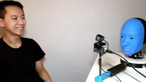 VIDEO Eva, primul robot capabil să zâmbească