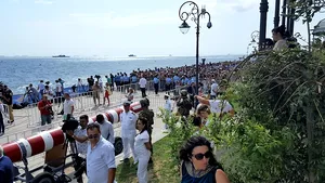 FOTO, VIDEO | Mii de turişti şi constănţeni asistă la manifestările dedicate Zilei Marinei Române. Programul COMPLET al festivităţilor