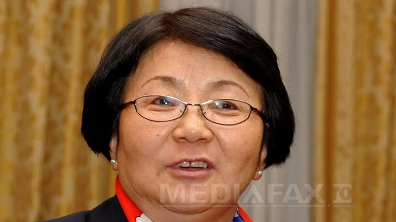 Alegeri prezidenţiale anulate în Kîrgîzstan. Rosa Otunbaieva va fi preşedinte până în 2012