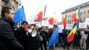 Organizaţia de Tineret a PDL Cluj a citit de 1 aprilie o listă cu 13 