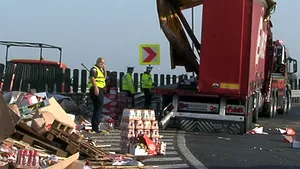 Arad: Un camion bulgăresc s-a răsturnat pe autostradă. Traficul a fost blocat - FOTO