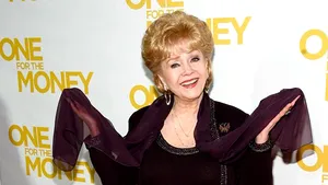 Debbie Reynolds va lipsi de la gala Oscarurilor onorifice, deoarece a fost operată recent
