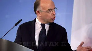 Cine este ministrul francez delegat pentru Afaceri Europene, Bernard Cazeneuve, care va discuta despre problema romilor