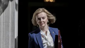 Ministrul de externe britanic spune că Occidentul ar trebui să ofere Ucrainei avioane de luptă