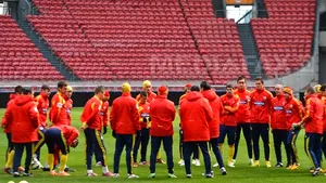 OLANDA - ROMÂNIA - Neşu i-a vizitat în cantonament pe componenţii naţionalei României - FOTO