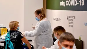 Experiment în Ucraina. Campanie agresivă de vaccinare a tuturor locuitorilor unui oraş 