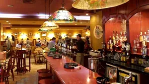 IMPOZITUL FORFETAR: Cât vor plăti barurile din Capitală şi din marile oraşe