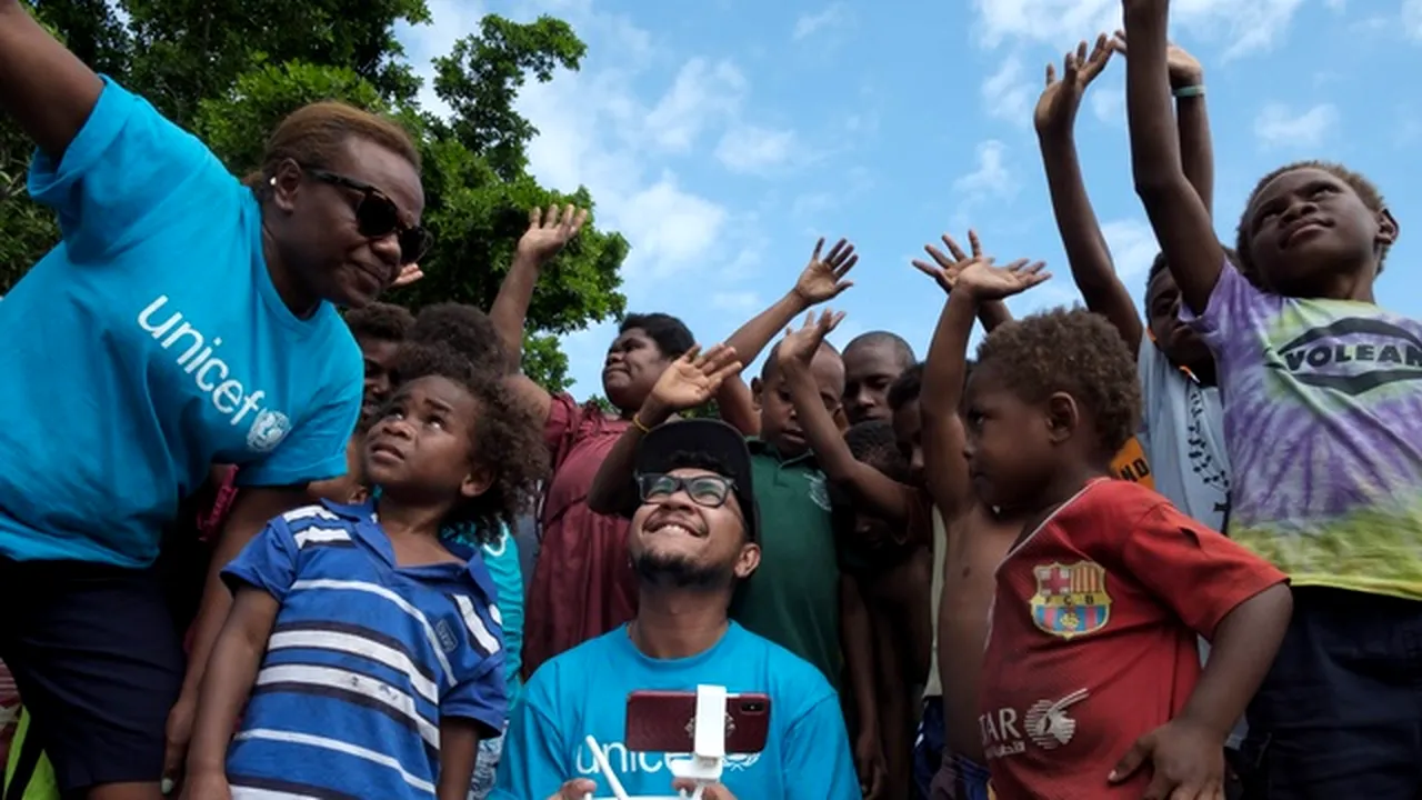 Premieră mondială: UNICEF a livrat un vaccin pentru un nou-născut cu o dronă | VIDEO