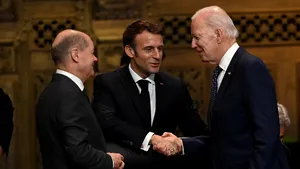 Joe Biden a vorbit cu Emmanuel Macron, Olaf Scholz şi Rishi Sunak despre criza din Rusia