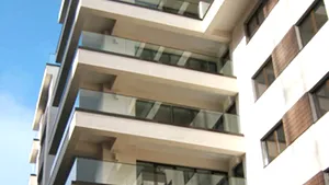 Află ce fac băncile cu un bloc de 100 de apartamente în insolvenţă