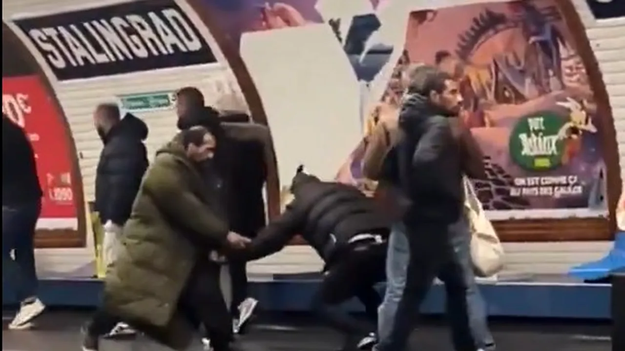 O bătaie la metroul din Paris a devenit virală pe internet. Filmarea a avut peste un milion de vizualizări în 24 de ore
