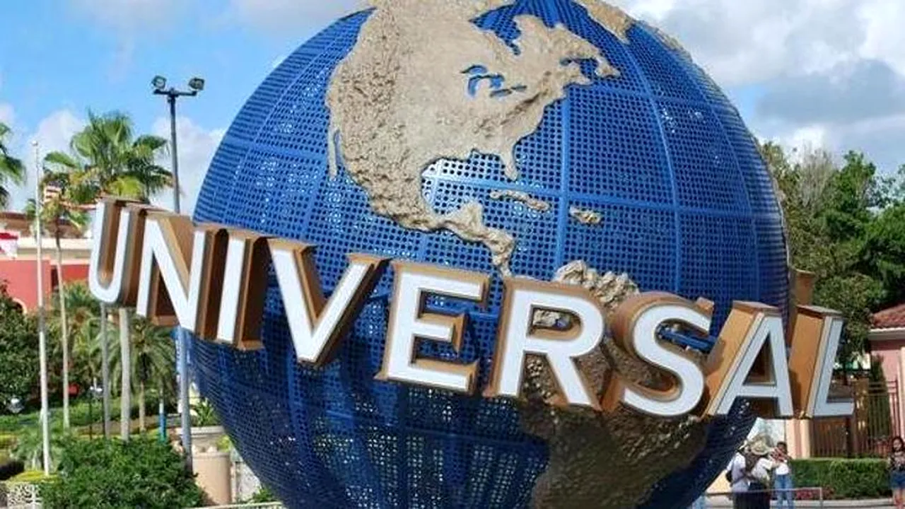Un trenuleţ s-a prăbuşit în parcul tematic Universal Studio din Los Angeles: 15 răniţi. Poliţia a găsit explicaţia

