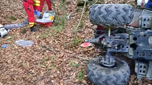 Alba: O persoană a căzut într-o râpă, după un accident cu un ATV / S-a declarat decesul