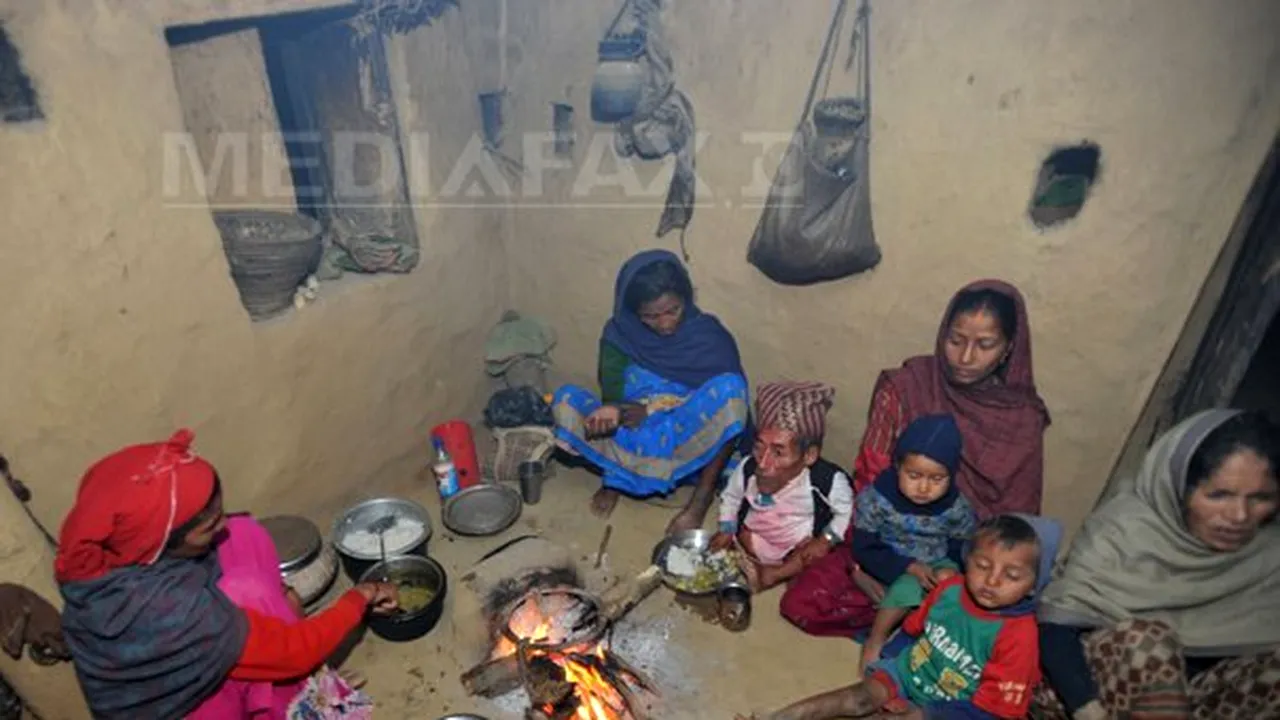 CÂT DE MIC poate să fie? Cel mai scund bărbat din lume se află în Nepal - GALERIE FOTO