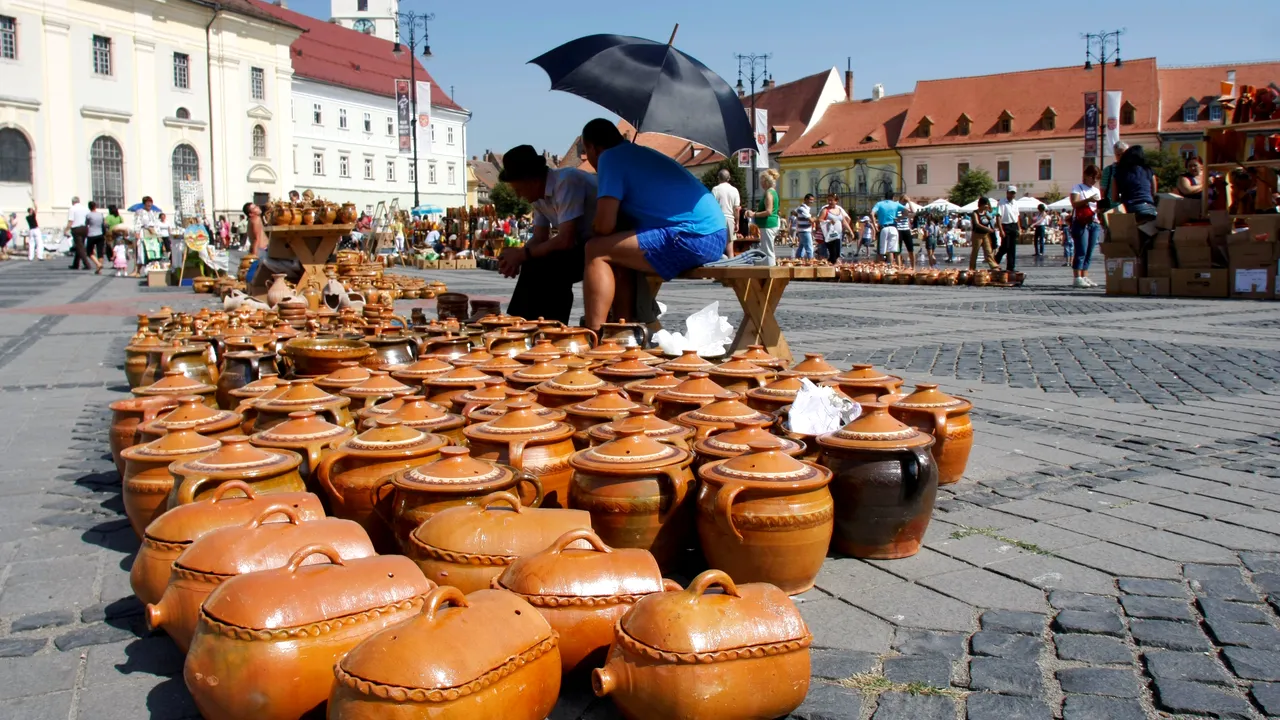 Peste 200 de meşteri olari îşi vor expune produsele la Târgul Olarilor de la Sibiu