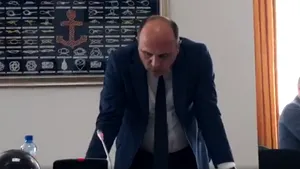 Şedinţa Comisiei pentru apărare: UPDATE Ministrul de Interne şi conducerea Poliţiei Română nu au venit la audierile din Parlament