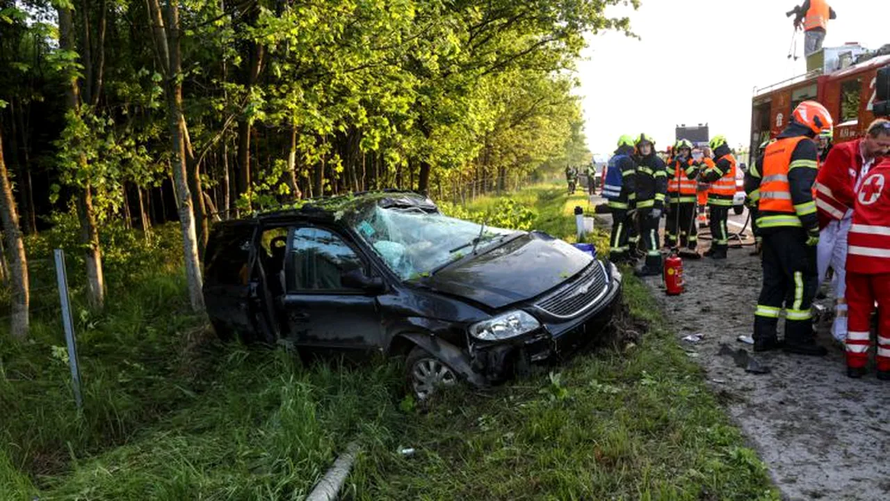 VIDEO Trei români, RĂNIŢI într-un accident produs pe o autostradă din Austria