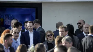 Ponta, Daniel Constantin şi Sorin Câmpeanu au lansat un nou partid: Pro România, start-up party fără CEx-uri cu aplauze. Nu vreau să rup PSD/ Steriu: Le-am propus o colaborare cu PMP