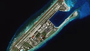 Imagini din satelit dezvăluie o masivă consolidare militară a Chinei în Marea Chinei de Sud