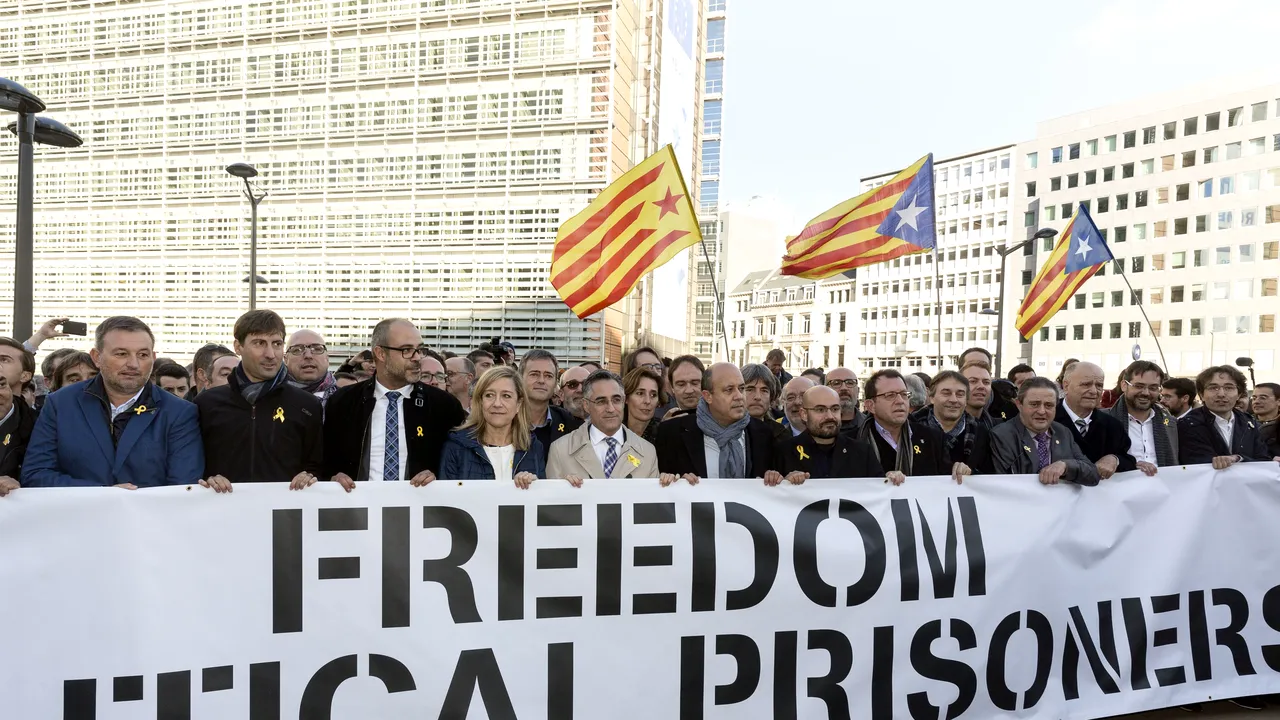 Şase membri ai Parlamentului catalan, care riscă zeci de ani de închisoare, depun mărturie la Curtea Supremă din Madrid