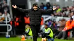Liverpool a început negocierile cu Andoni Iraola. Antrenorul este favorit să-l înlocuiască pe Arne Slot