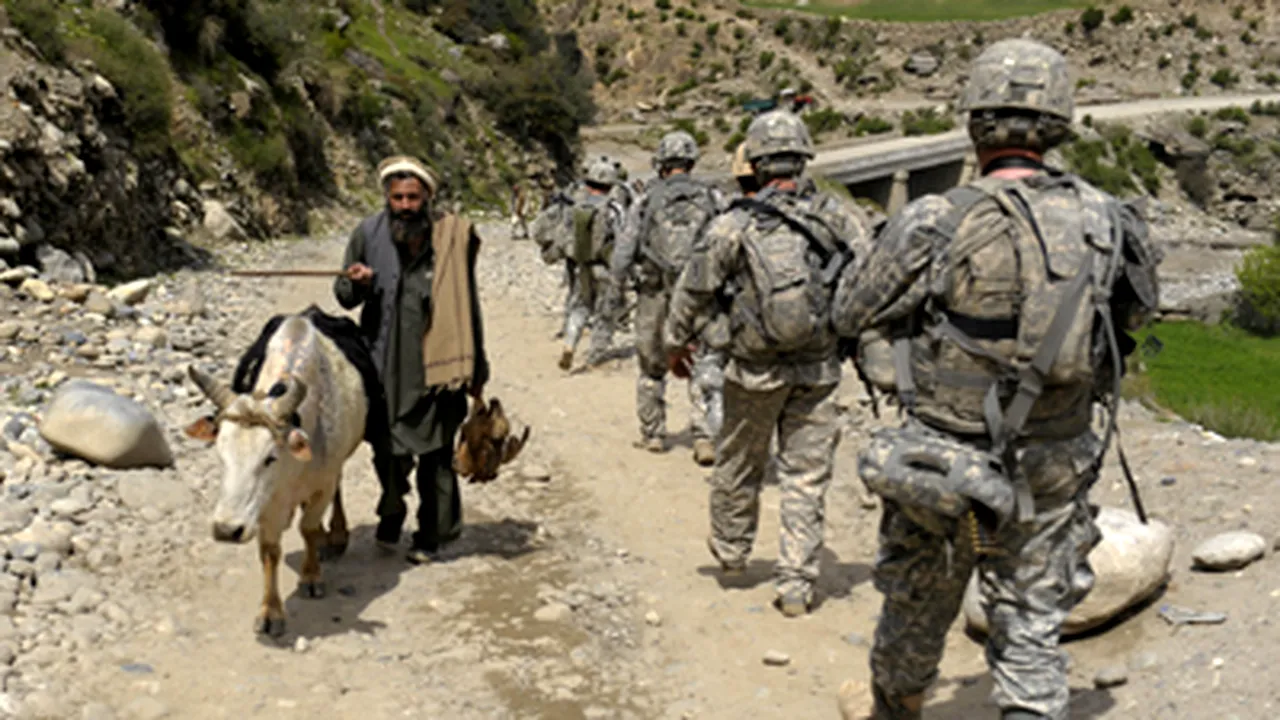Problema suplimentării efectivelor NATO din Afganistan, amânată
