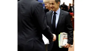 Nicolas Sarkozy a refuzat să dea mâna cu David Cameron după reuniunea de noaptea trecută - FOTO