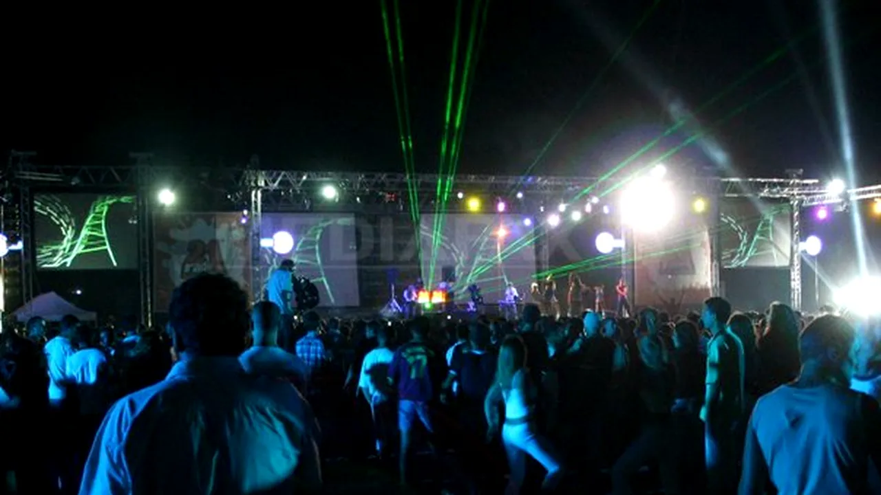Festivaluri în toată ţara, la munte şi la mare, cu multe vedete şi distracţie, în august