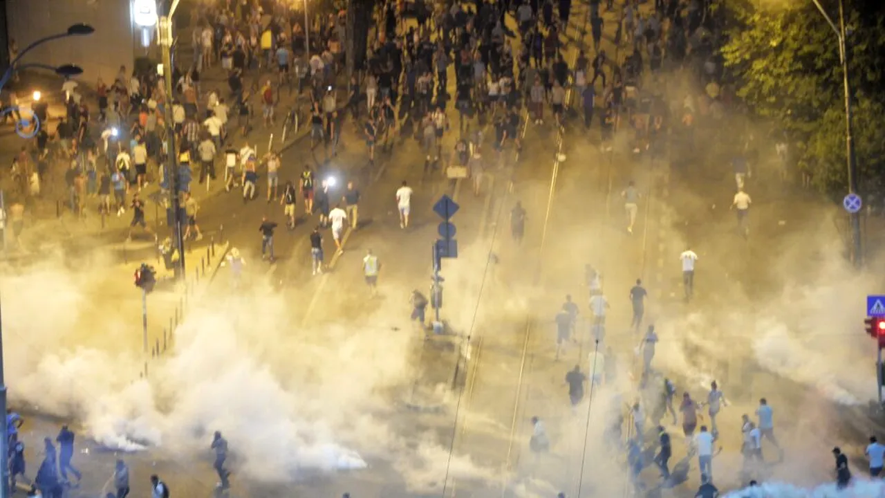Protest în Piața Victoriei, la 7 ani de la violențele din 10 august: „Ne-au bătut. Ne-au gazat. Faptele se prescriu în 2026”