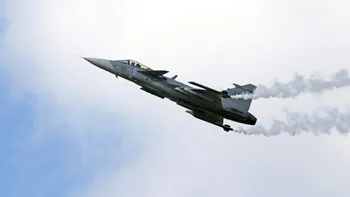 EXTERNE Un avion de vânătoare al Ungariei s-a prăbușit. Aparatul care avea rachete la bord a luat foc