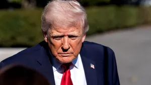 EXTERNE Trump, după incidentul armat de la Cina Corespondenților: „A atacat de la 50 de metri distanță” / FBI cere informații de la public