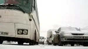 Bistriţa: Circulaţie îngreunată de ninsoare şi viscol pe DN 17, în Pasul Tihuţa