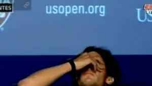 VIDEO CUTREMURĂTOR: Rafael Nadal a căzut sub masă din cauza durerilor la o conferinţă de presă