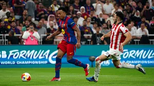 Probleme pentru Barcelona înaintea meciurilor cu PSG și Real Madrid. Doi fundași s-au accidentat