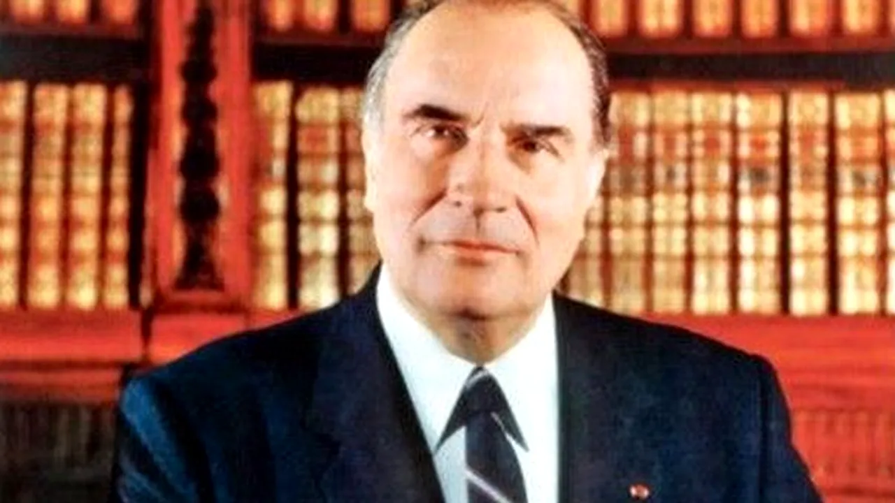 Biblioteca fostului preşedinte francez François Mitterrand a fost scoasă la licitaţie. Suma la care este evaluată