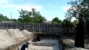 VIDEO PREZENTUL FĂRĂ PERDEA Marius Oprea. Şapte ani la Periprava, în căutarea poporului pierdut: ”Nu, viaţa asta n-are moarte, / Cînd strîngi lumină din morminte”